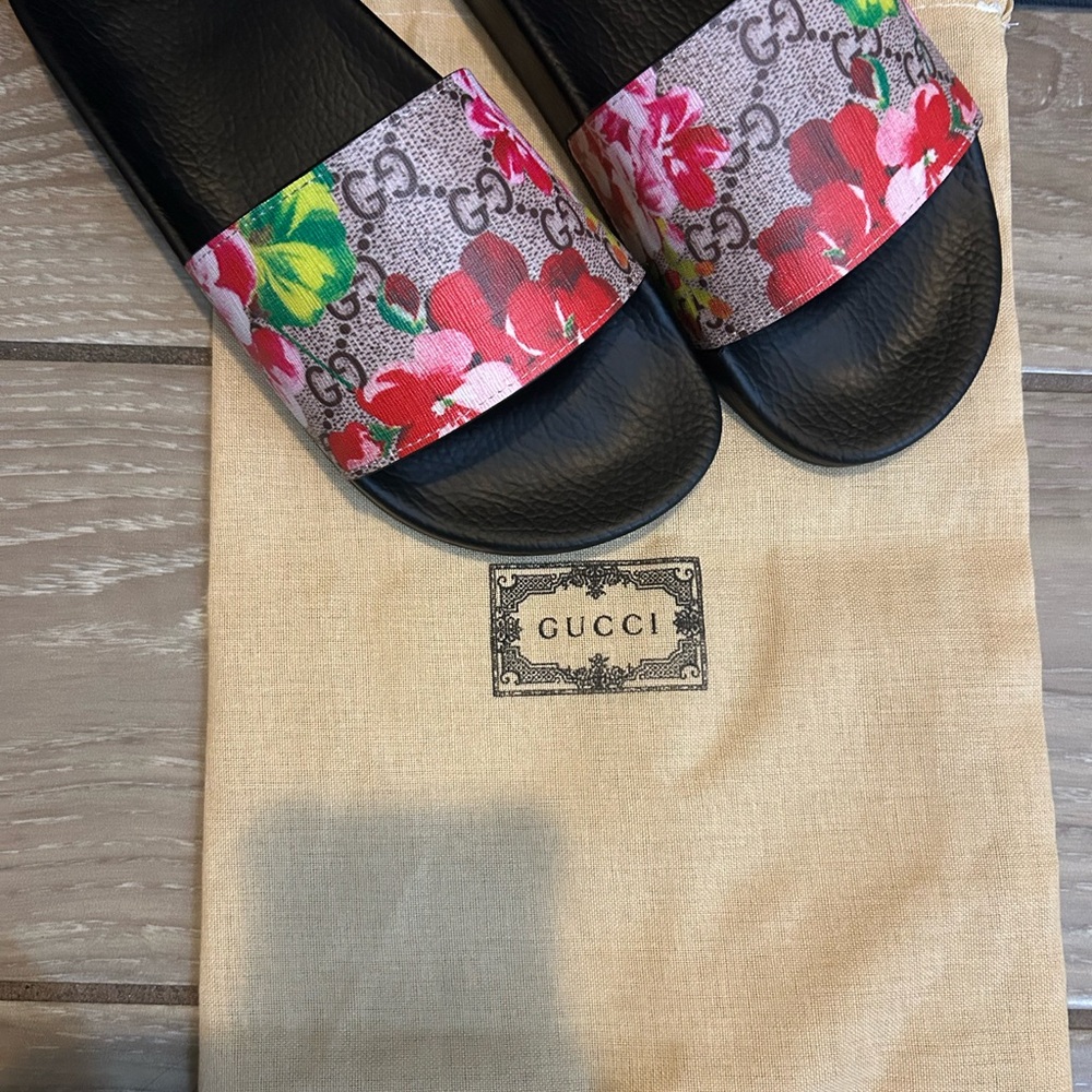 Gucci GG Blooms Supreme Floral Slides